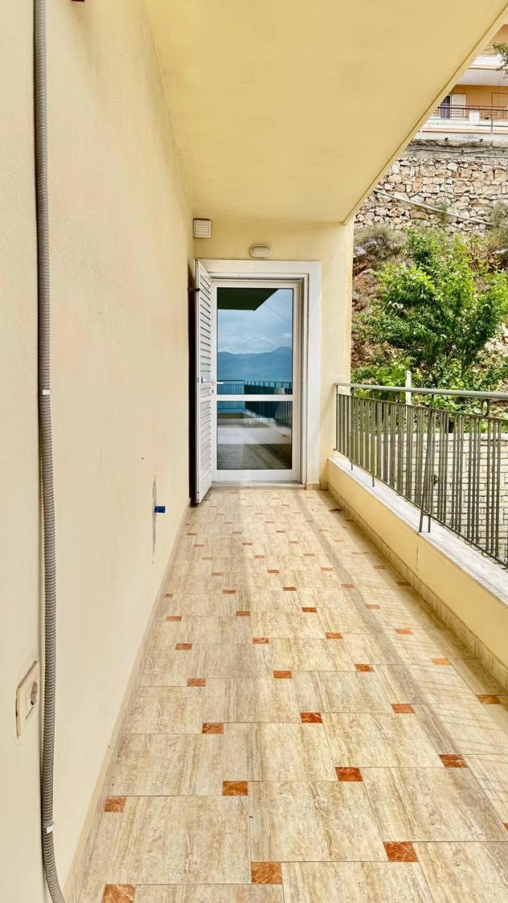 Colorful Sea View Apartment Sarande Exterior photo